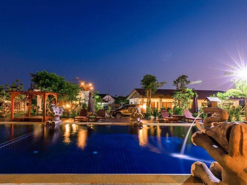 Oyo 837 Baan Kiang Nam Resort Bang Lamung Esterno foto