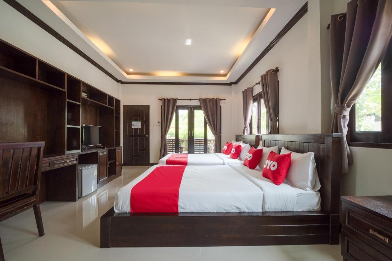 Oyo 837 Baan Kiang Nam Resort Bang Lamung Esterno foto