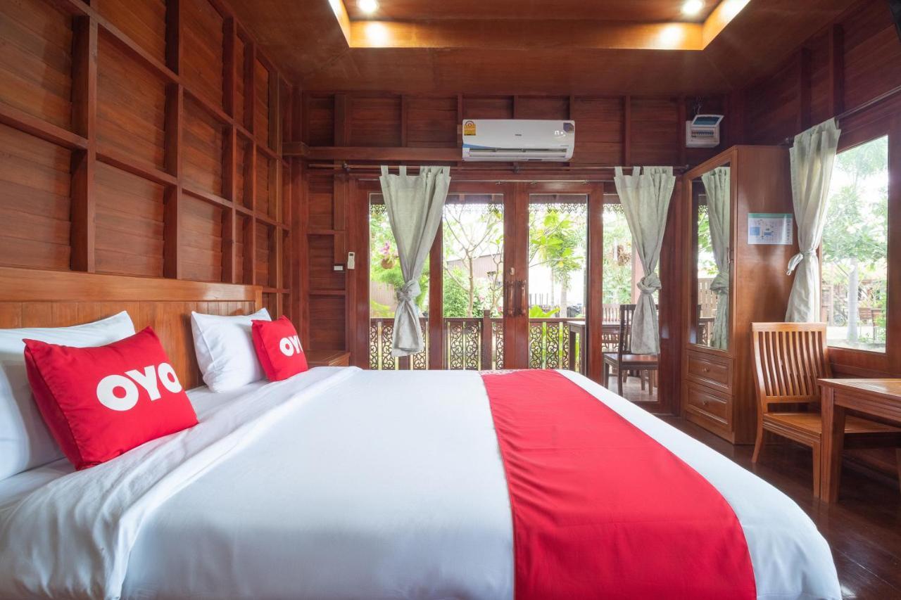 Oyo 837 Baan Kiang Nam Resort Bang Lamung Esterno foto