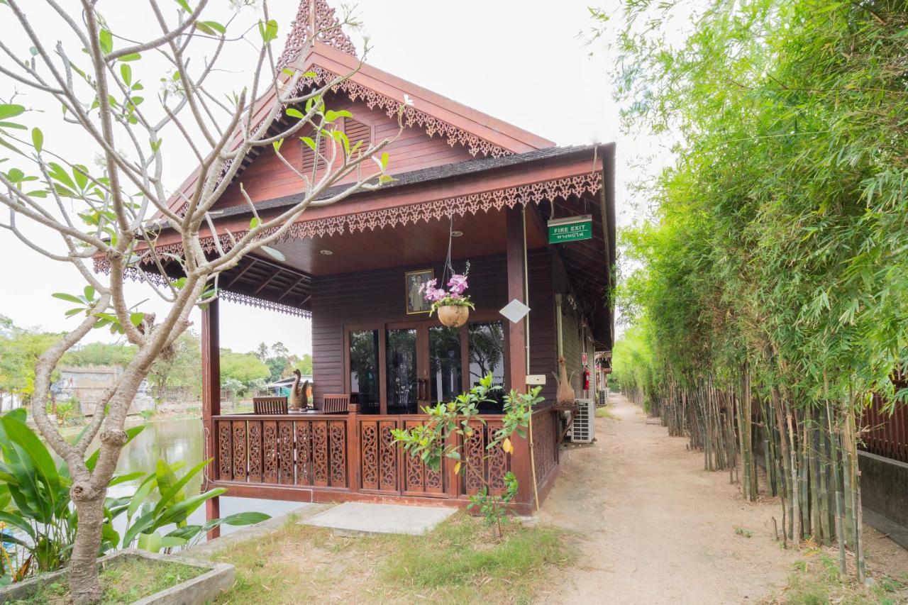Oyo 837 Baan Kiang Nam Resort Bang Lamung Esterno foto