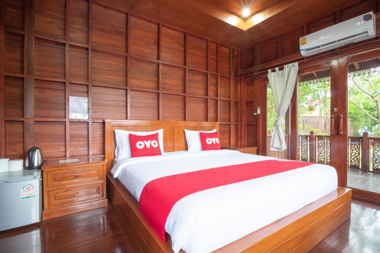 Oyo 837 Baan Kiang Nam Resort Bang Lamung Esterno foto