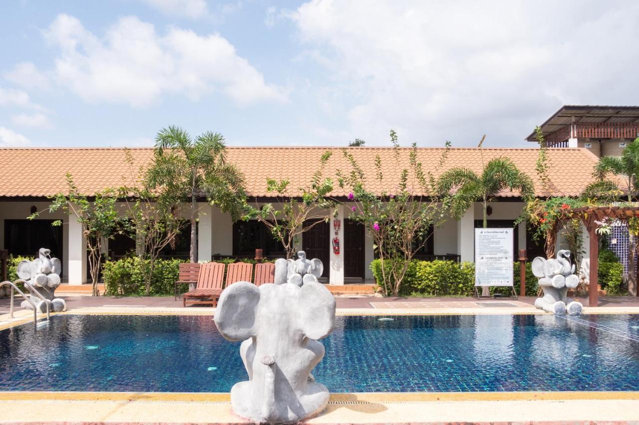 Oyo 837 Baan Kiang Nam Resort Bang Lamung Esterno foto