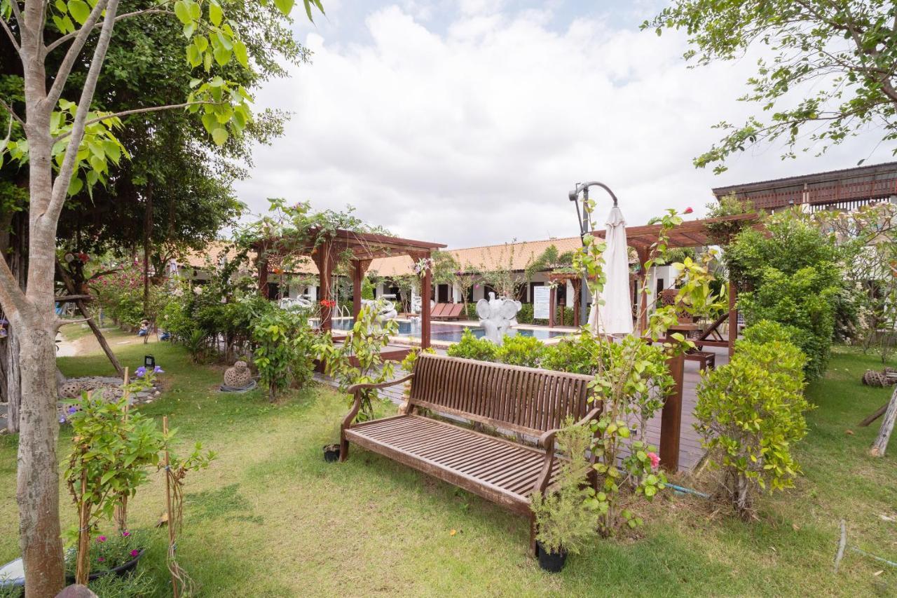 Oyo 837 Baan Kiang Nam Resort Bang Lamung Esterno foto